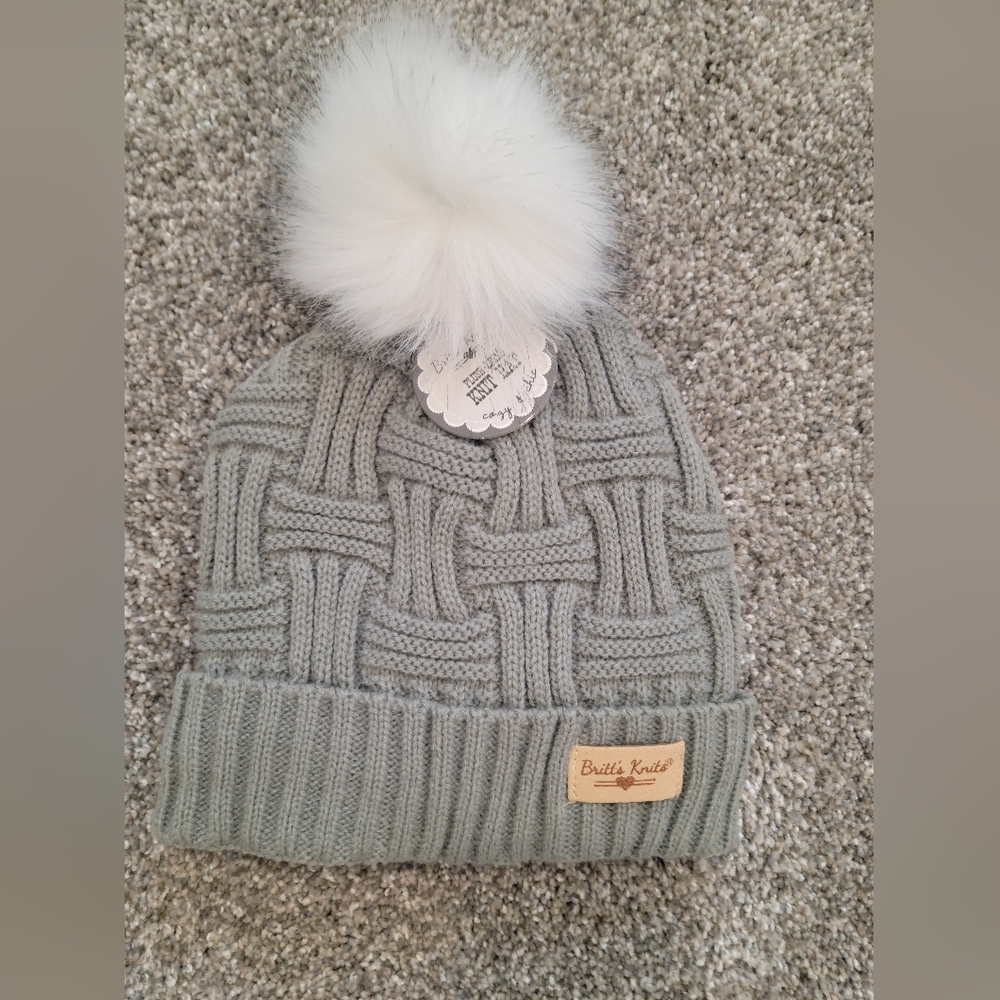 NWT women's knit beanie